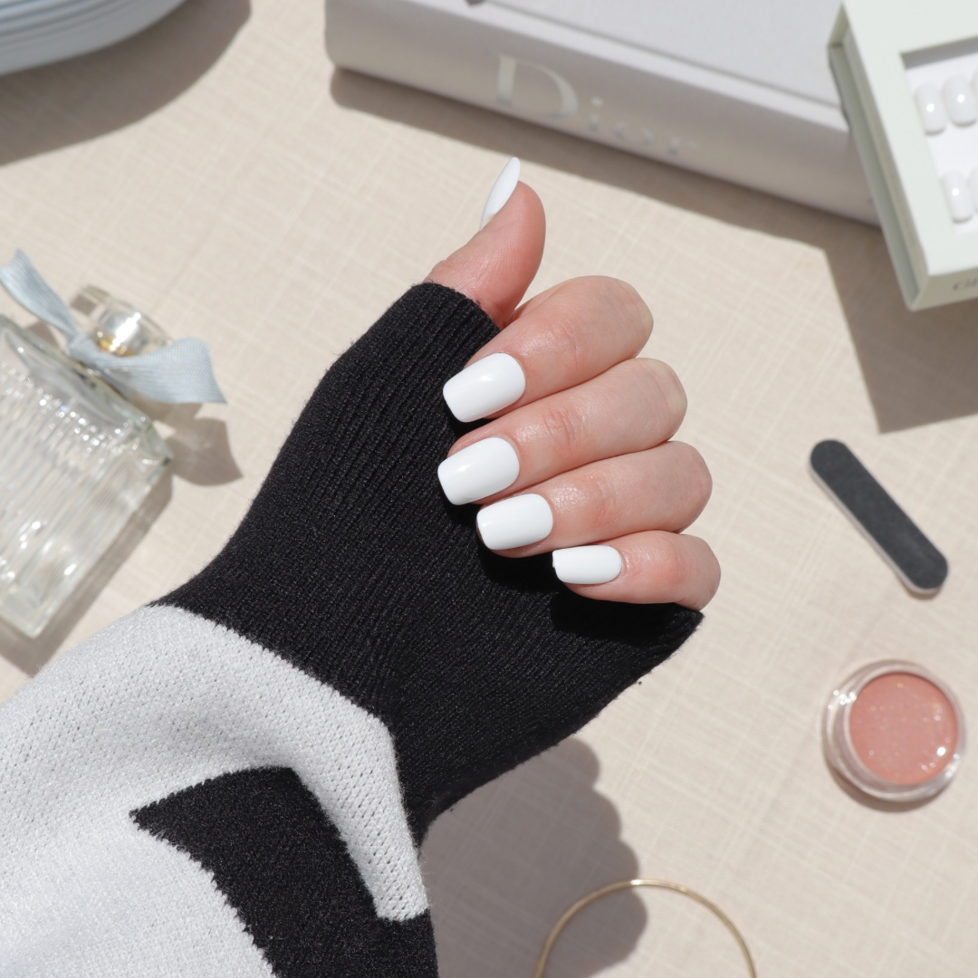 Polar White in Short Coffin