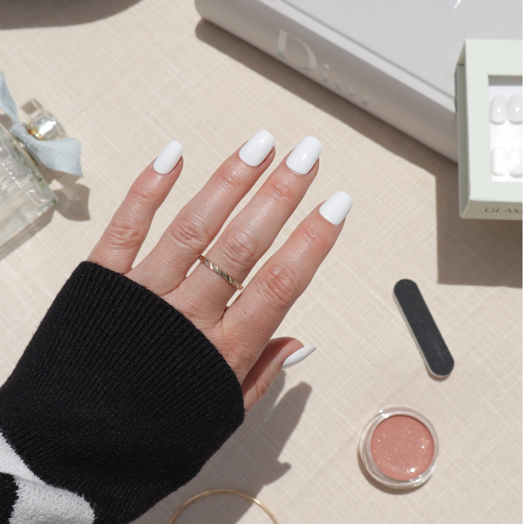 Polar White in Short Coffin