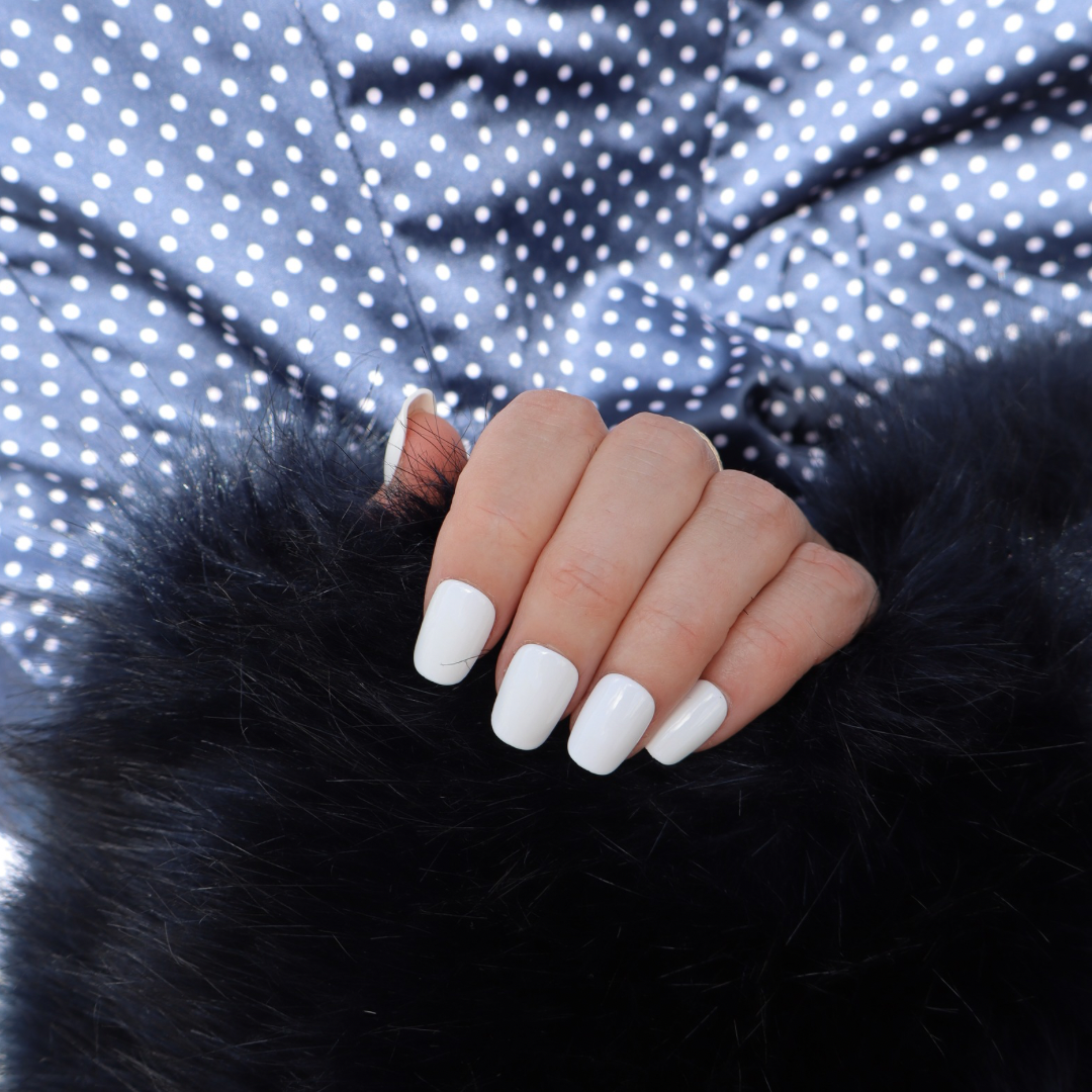 Polar White in Short Coffin