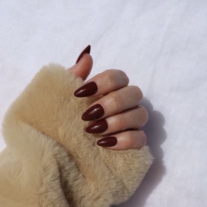 Dark Wine in Short Almond