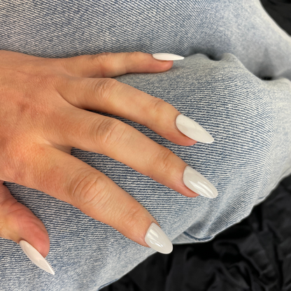 Arctic Glaze in Medium Round