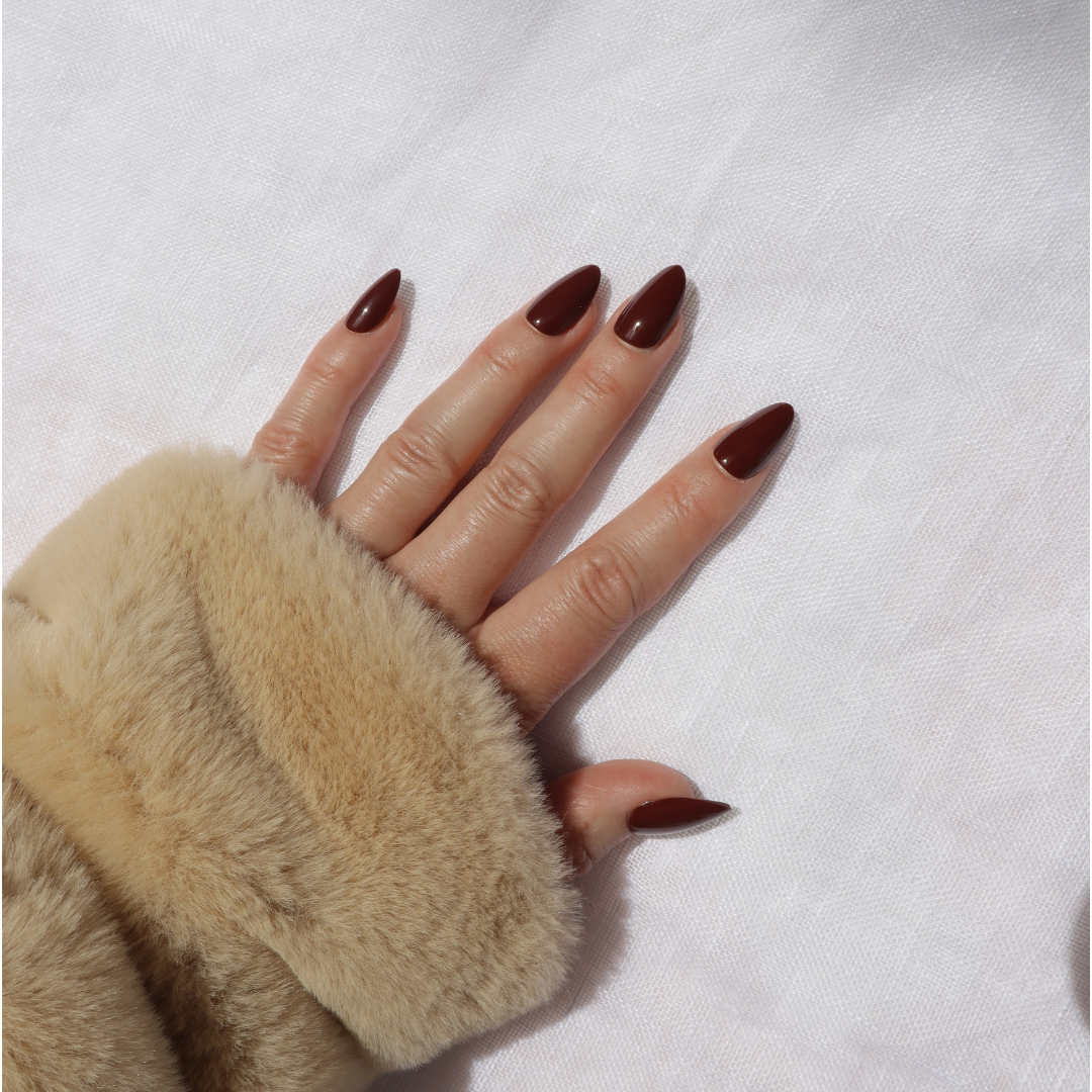 Dark Wine in Short Almond