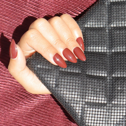 Dark Wine in Short Almond