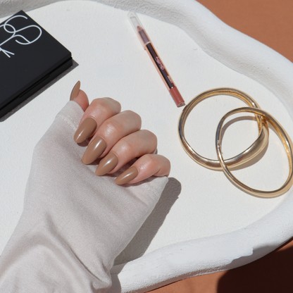 Milk Chocolate Brown in Medium Round