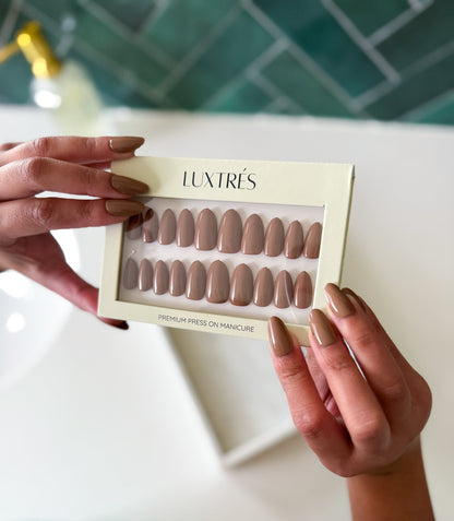 Milk Chocolate Brown in Medium Round