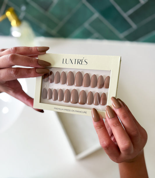 Milk Chocolate Brown in Medium Round