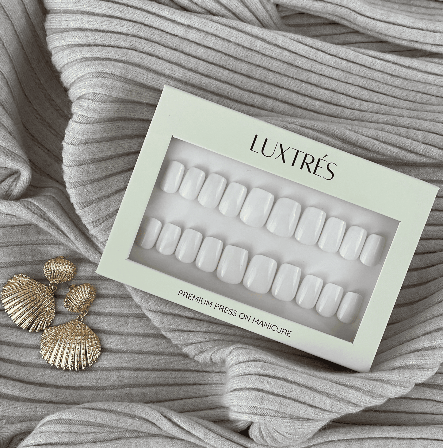 Polar White in Short Coffin